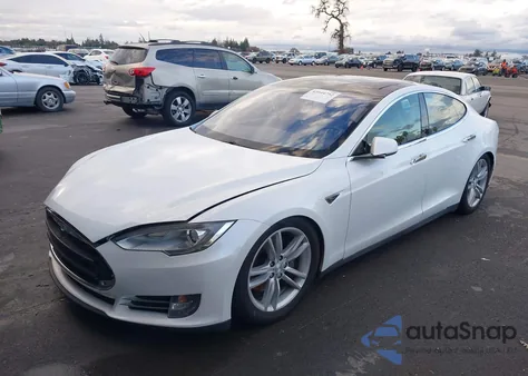2013 Tesla Model S из США, поврежденный, VIN 5YJSA1CN7DFP04531